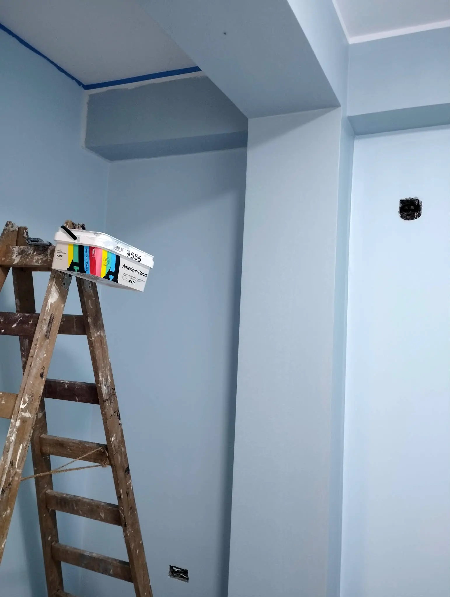 Pintado de paredes interiores de color azul