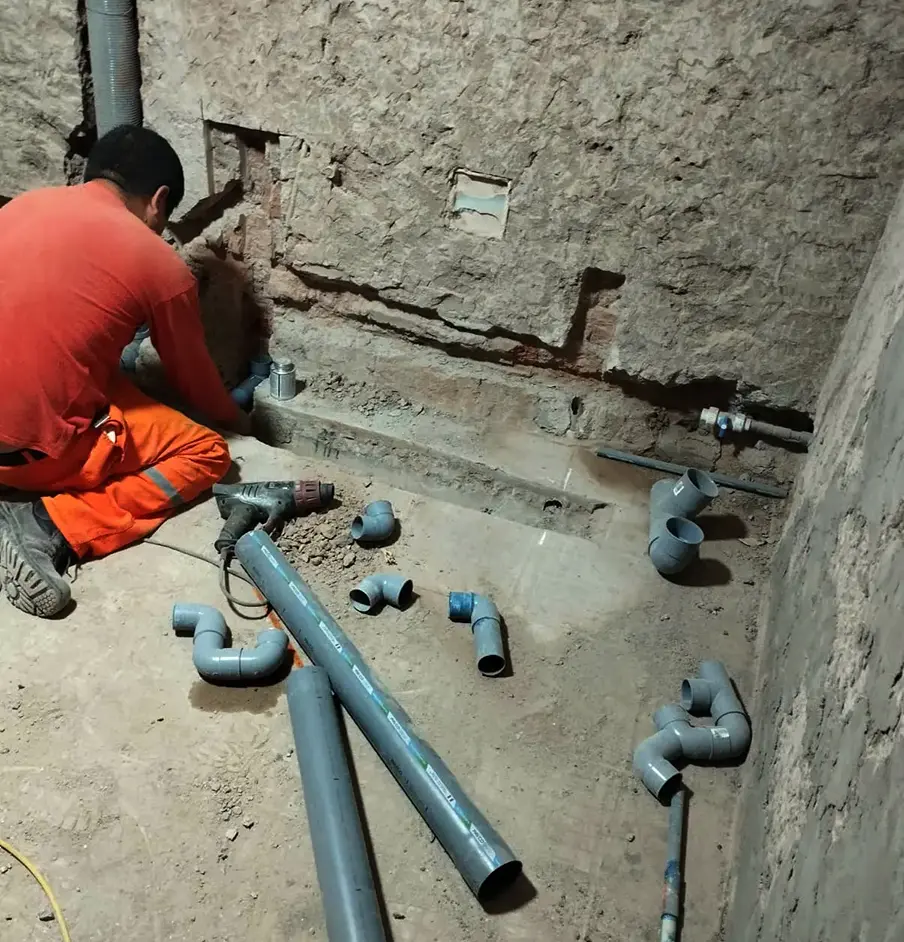 Instalacion de tubos de desague de pvc